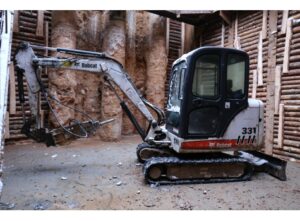 Аренда гидромолота на базе Bobcat 331