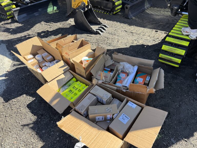 Жаркий май в «ВП ПрофДом»: Пополнение парка Bobcat E27z и масштабная поставка оригинальных запчастей «про запас» - изображение №3